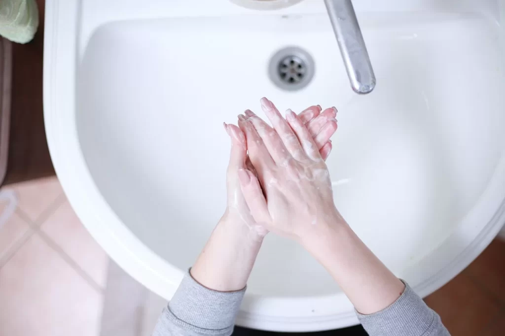 Cómo saber si mi baño está perdiendo agua sin darme cuenta