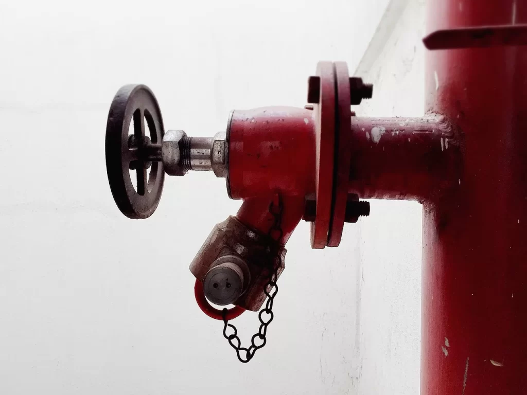 Sustitución de una válvula de agua con fugas