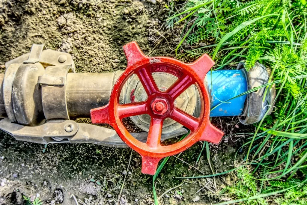 Sustitución de una válvula de agua oxidada